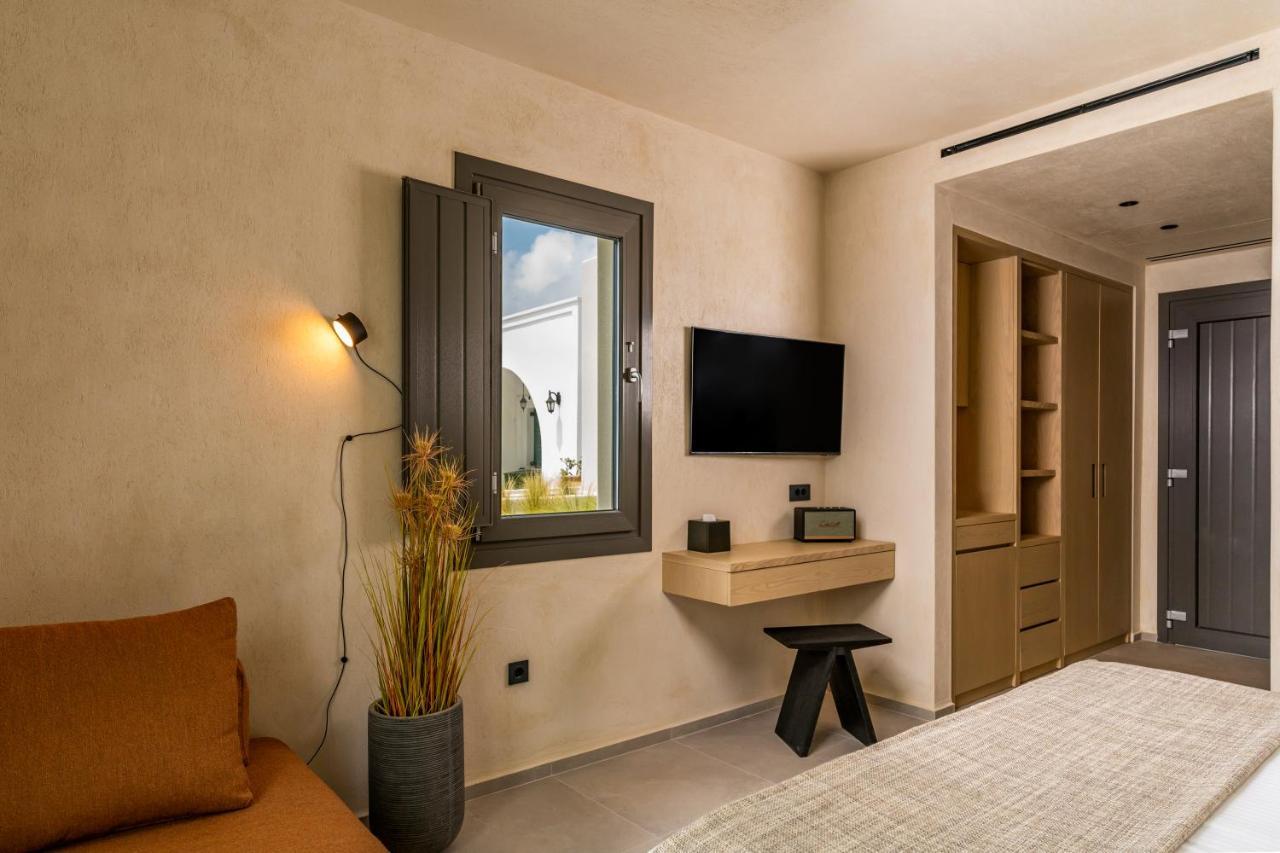 On The Square Apartment Pyrgos Kallistis Exterior photo